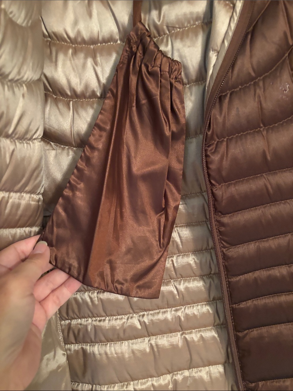 Bernardo Goose-down Quilted Puffer Vest in Chocolate Brown - Picture 2 of 3